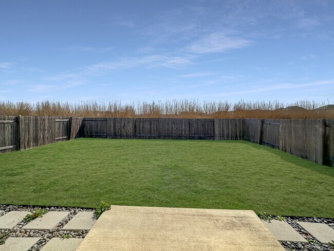 Building Photo - 14105 Fallsprings Way