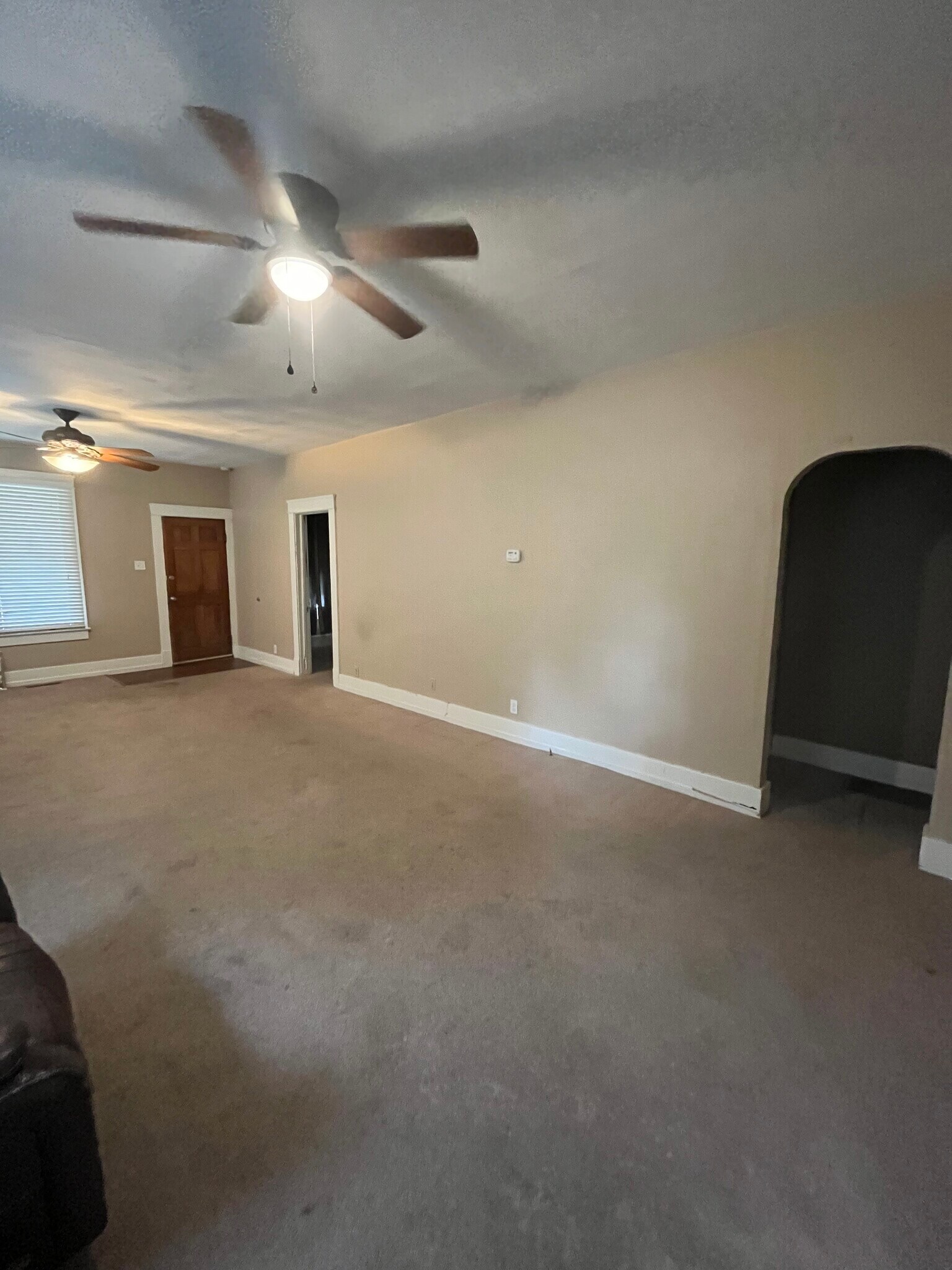 Large living room - 1404 N Walnut St