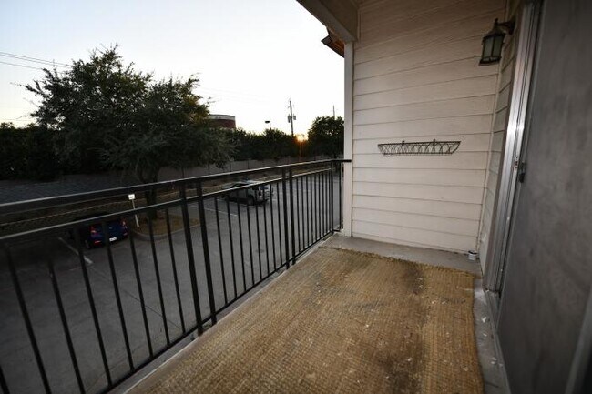 Building Photo - 1 bedroom in Plano TX 75093