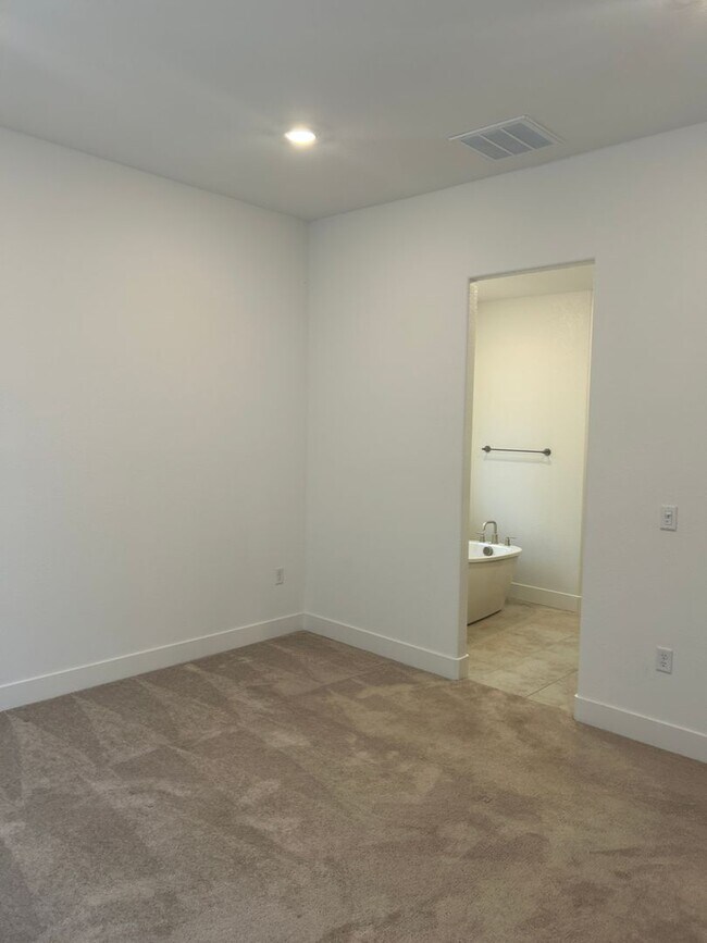 Building Photo - 4255 Ranger Dr