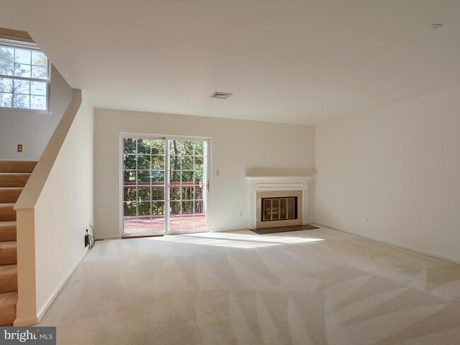 Building Photo - 1068 W Foxcroft Dr