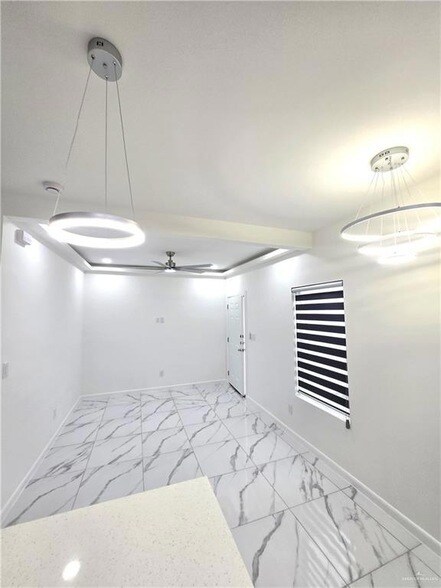 Building Photo - 3201 Magdalena St