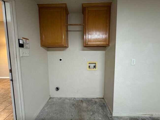 Building Photo - 4706 John David Dr