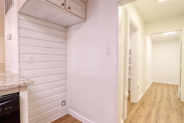 Building Photo - 315 E Avenue F