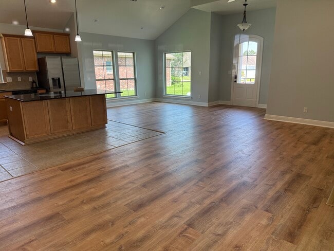 Building Photo - 24038 Spanish Oak Ave