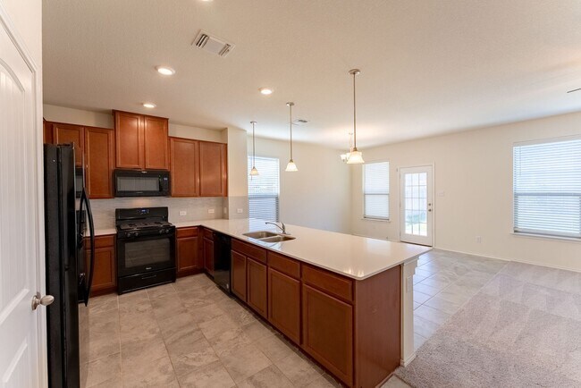 Building Photo - Elegantly Spacious 3-Bed, 2-Bath Home in Round Rock