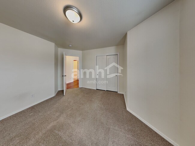 Building Photo - 11060 W Halstead Ct