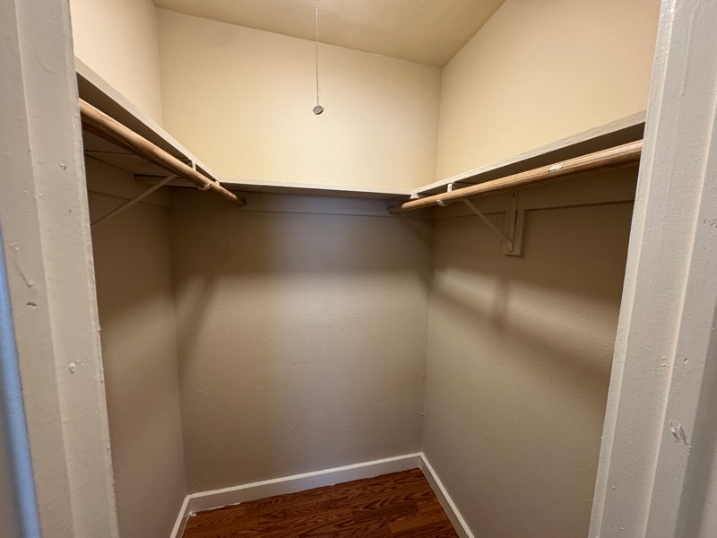 Building Photo - 1034 W Village Ct