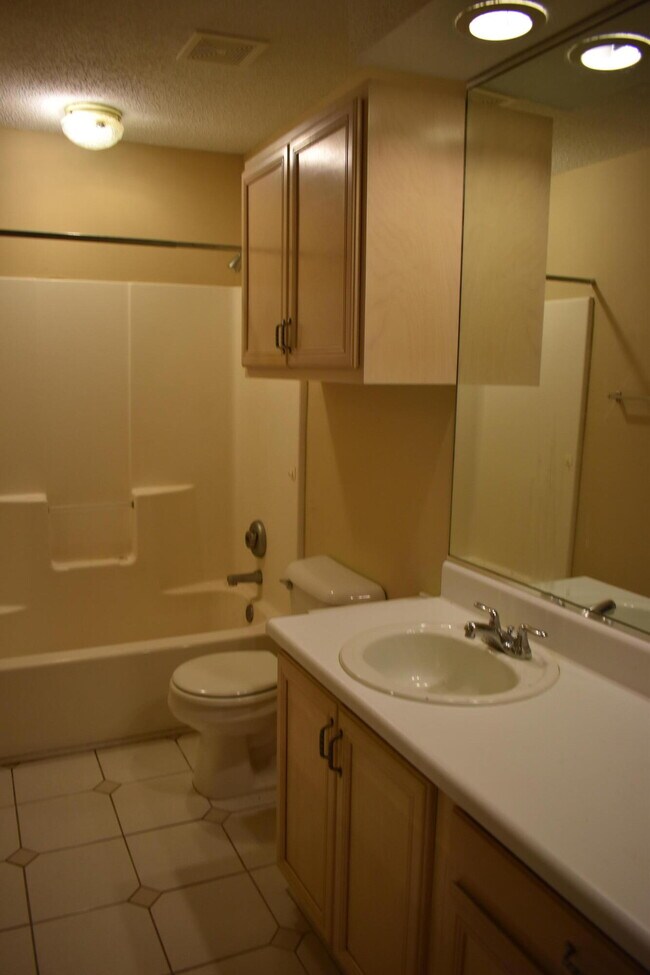 Building Photo - 710 Legacy Ct