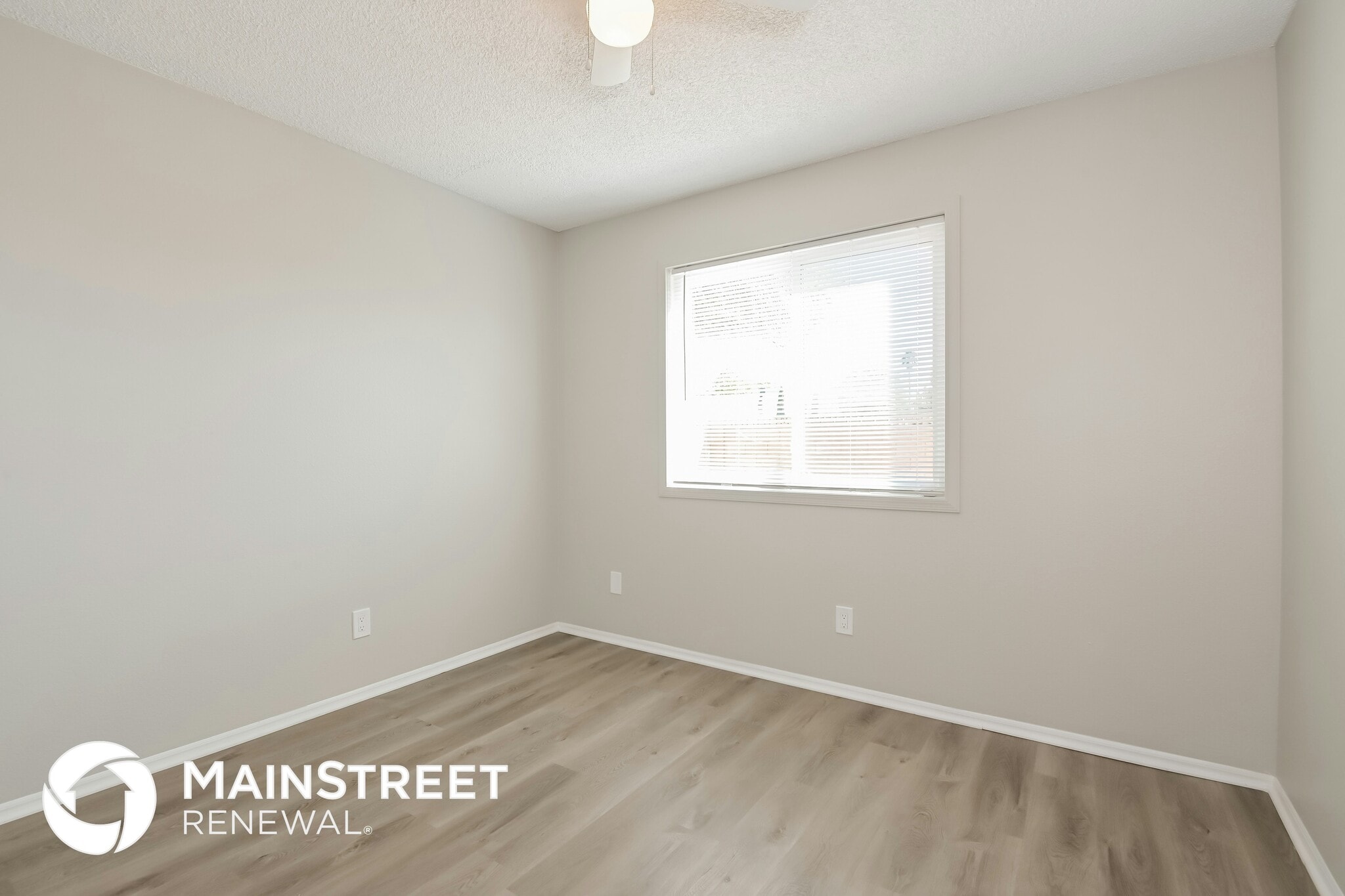 Building Photo - 2255 E Gable Ave