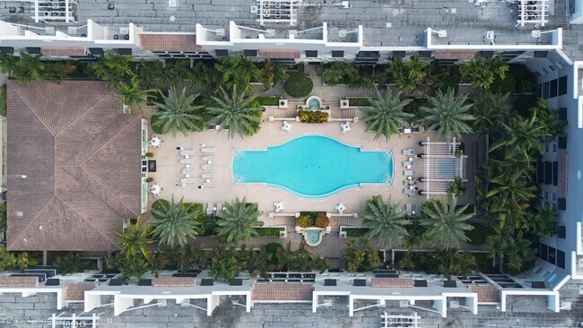 Building Photo - 600 S Dixie Hwy