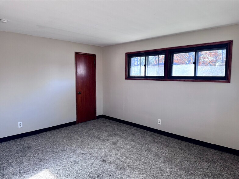 Building Photo - 1135 Saxe Ave