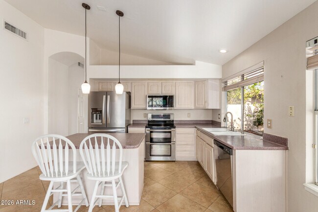 Building Photo - 1629 S Ash Dr