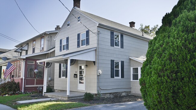 Building Photo - Charming 3-bedroom Home in New Cumberland