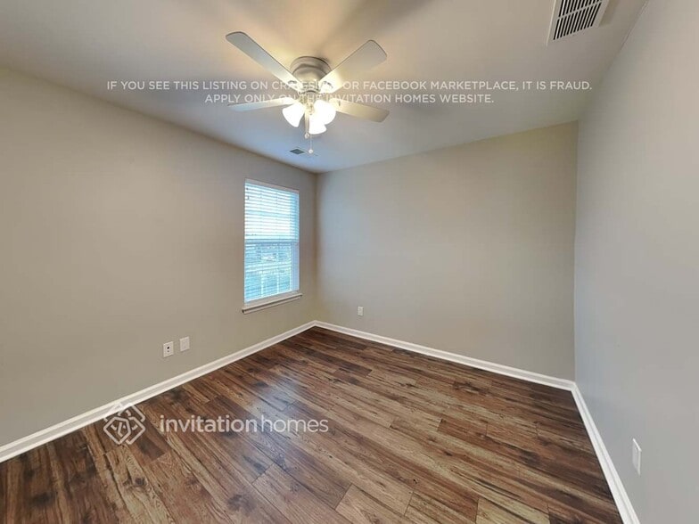 Building Photo - 223 Elba Dr