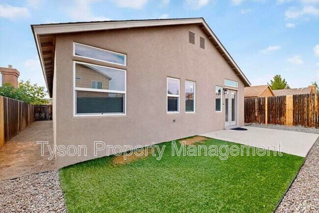 Building Photo - 4740 Jessica Dr NE