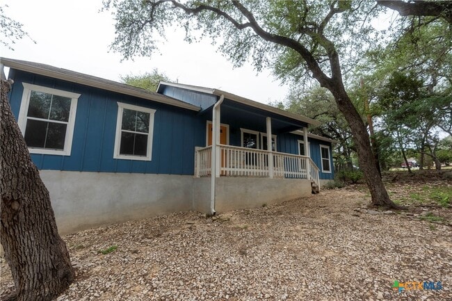 Building Photo - 1015 Twin Deer Ln