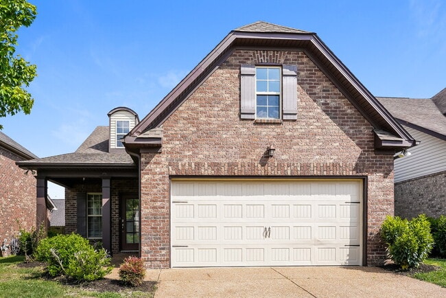 Building Photo - 102 England Pl