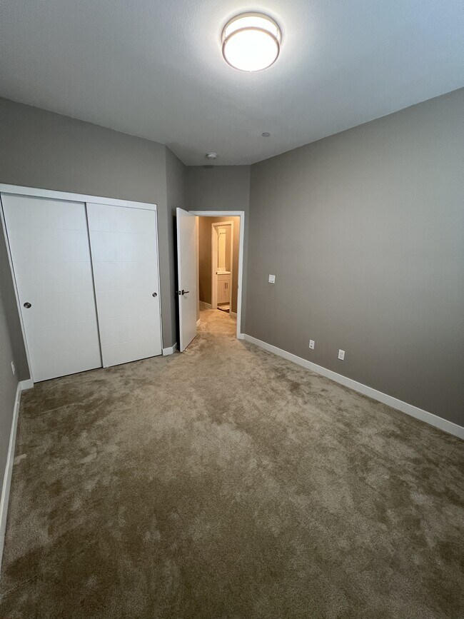 Building Photo - 81 Sea Crest Dr