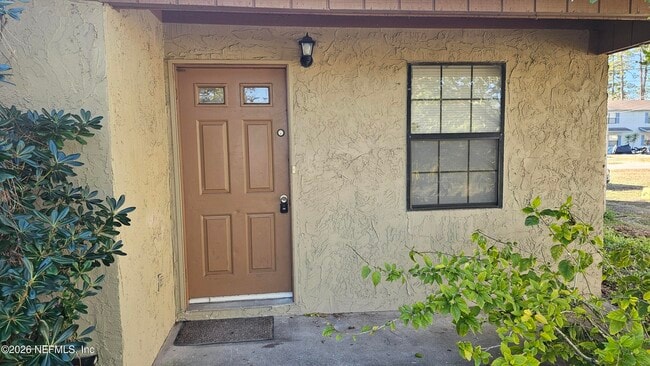 Building Photo - 820 Orchid St