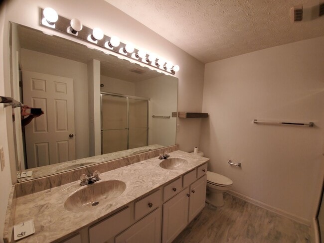 Building Photo - CHECK OUT THIS STUNNER!!  Beautifully Updated, Spacious 2 Bedrooms, 2 Full Baths Storage Closet A...