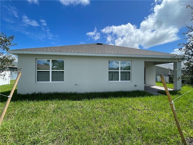Building Photo - 3720 SW 12th Pl