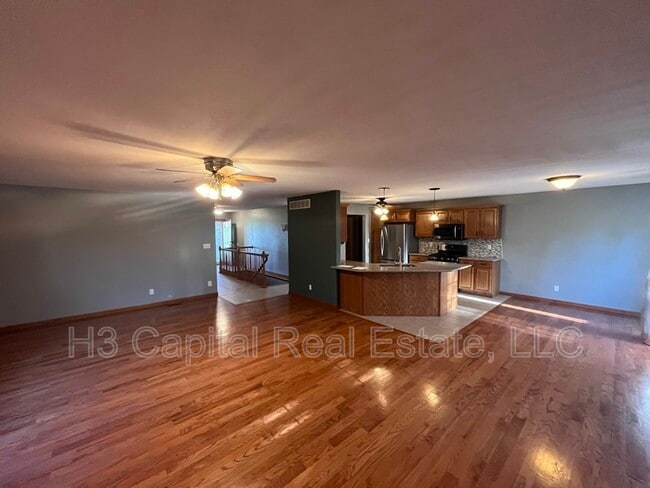 Building Photo - 810 South Moreland Rd