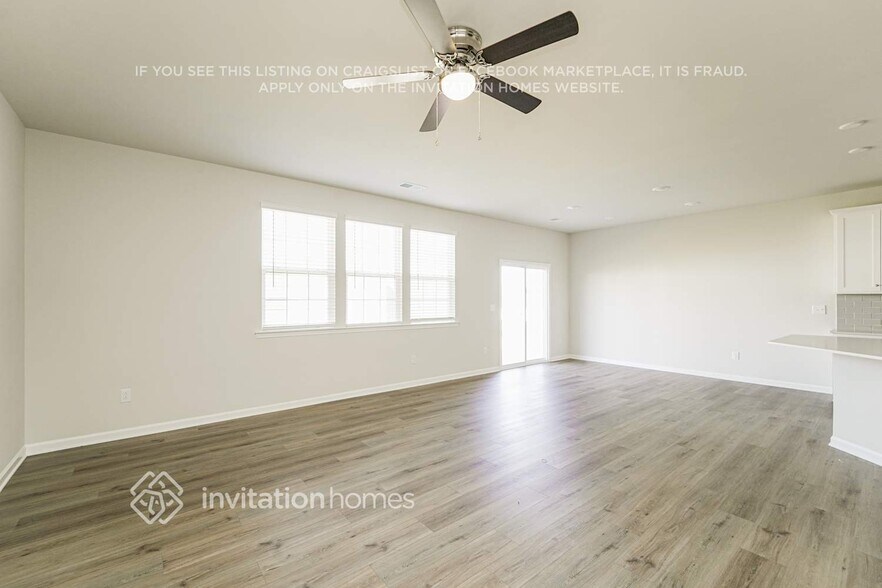 Building Photo - 2064 Morning Gold Dr