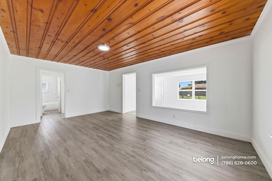 Building Photo - 170 W 23rd St