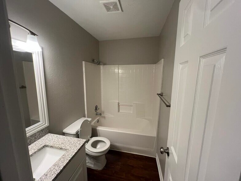 Building Photo - 112 Highland Dr