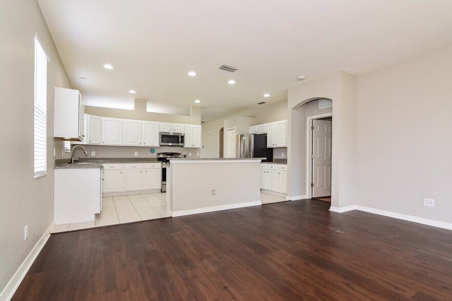 Building Photo - 7936 Terrace Ridge Dr