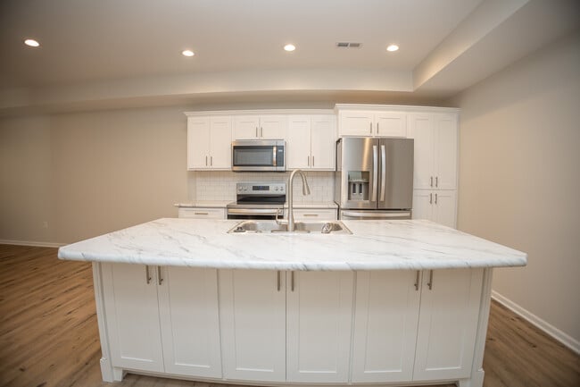 Building Photo - 836 El Dorado Dr