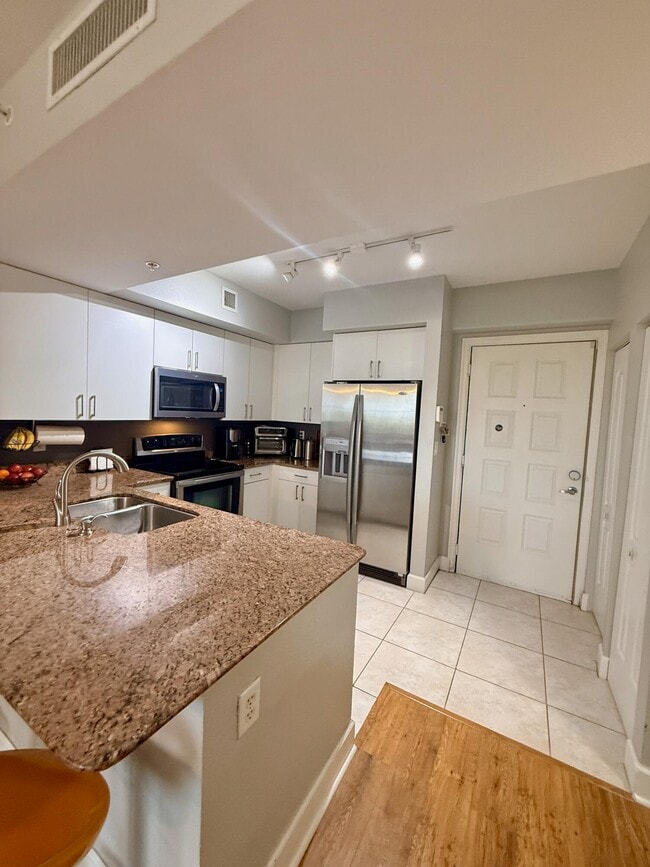 Building Photo - 1830 Radius Dr