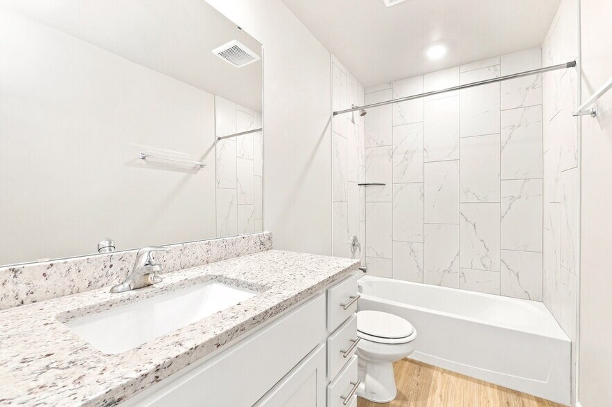 Building Photo - 12720 Carrara Ln