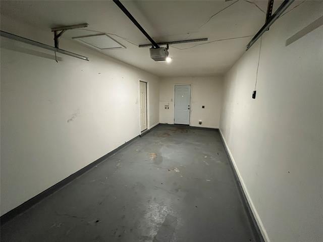 Building Photo - 13020 Spring Oak Dr
