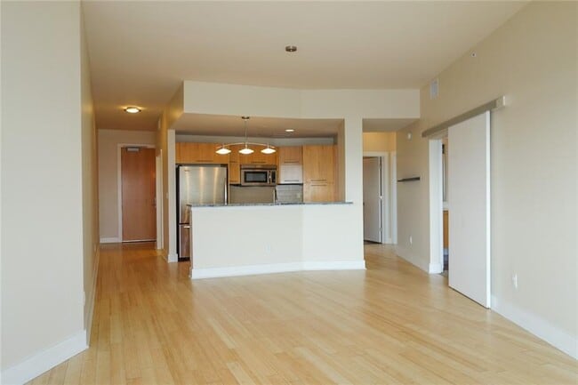 Building Photo - 603 Davis St