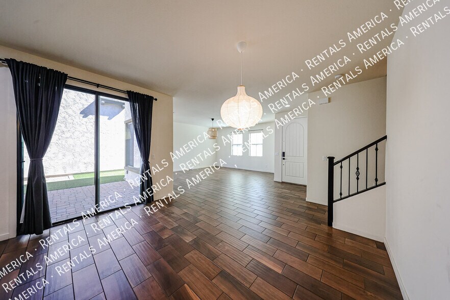 Building Photo - 10428 E Nopal Ave