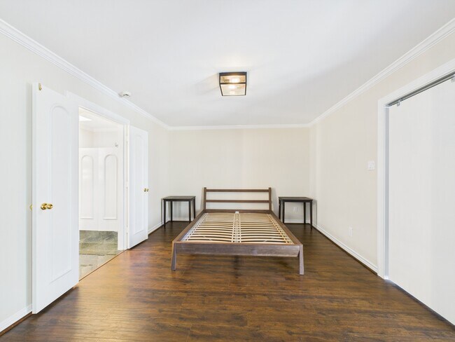 Building Photo - 7608 Del Monte Dr