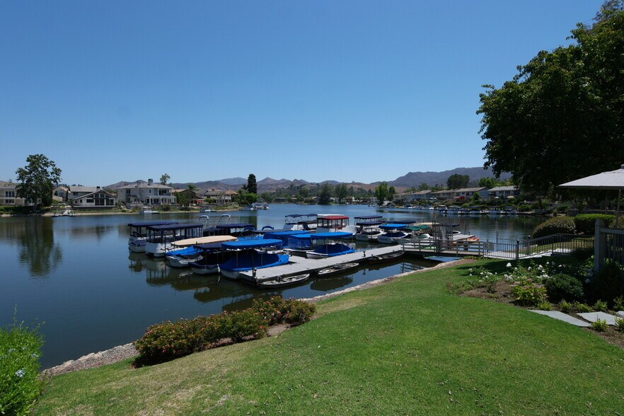 Building Photo - 1218 S Westlake Blvd