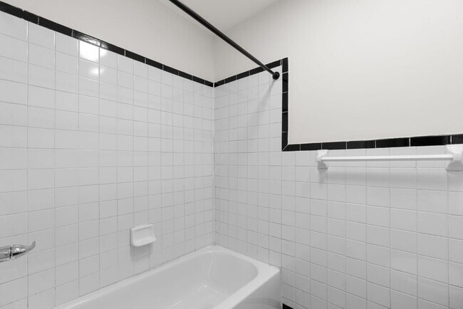 Building Photo - 16 S Conkling St