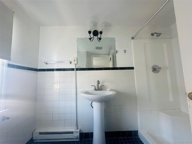 Building Photo - 18 Taylor Ave