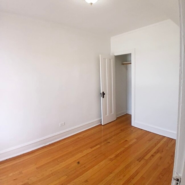 Building Photo - 4810 W Armitage Ave