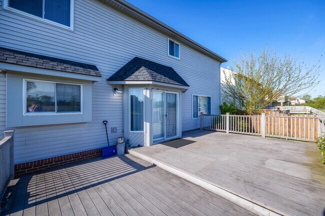 Building Photo - 7798 Greene Farm Dr