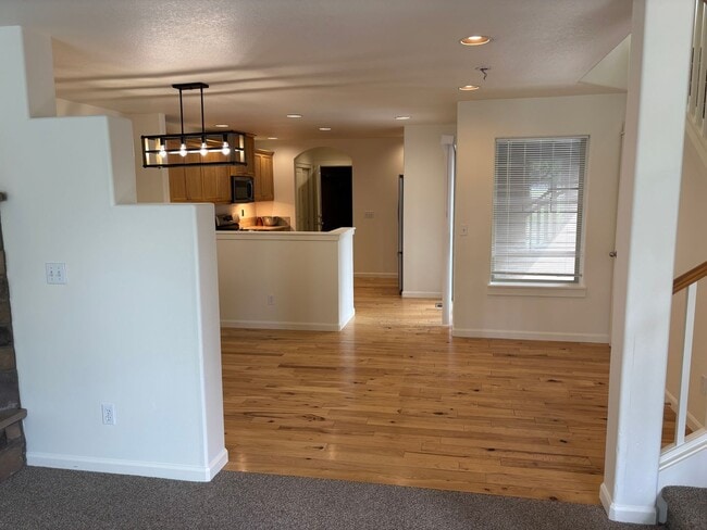 Building Photo - Lovely Corner Lot Home facing Sun Meadow Park
