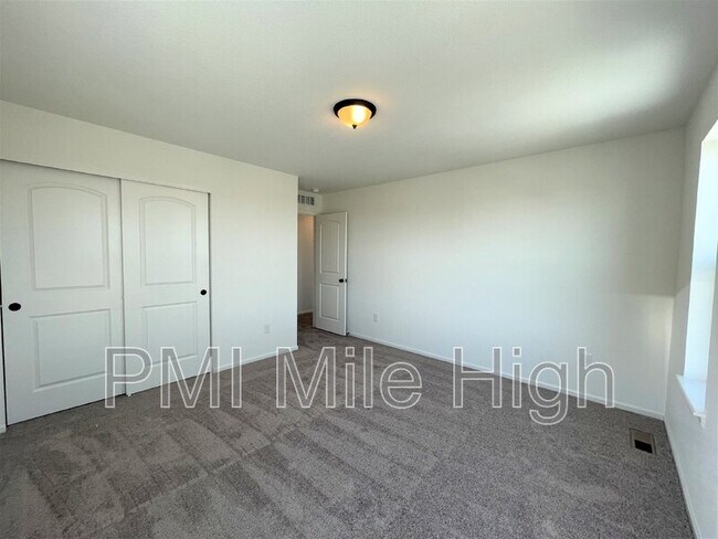 Building Photo - 21138 E 61st Dr