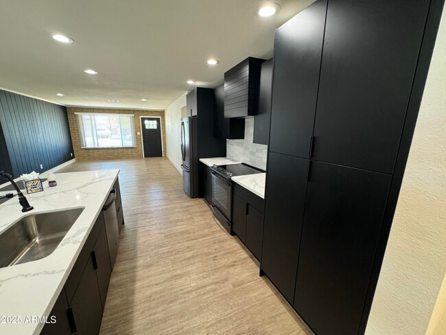 Building Photo - 2115 S Stanley Pl