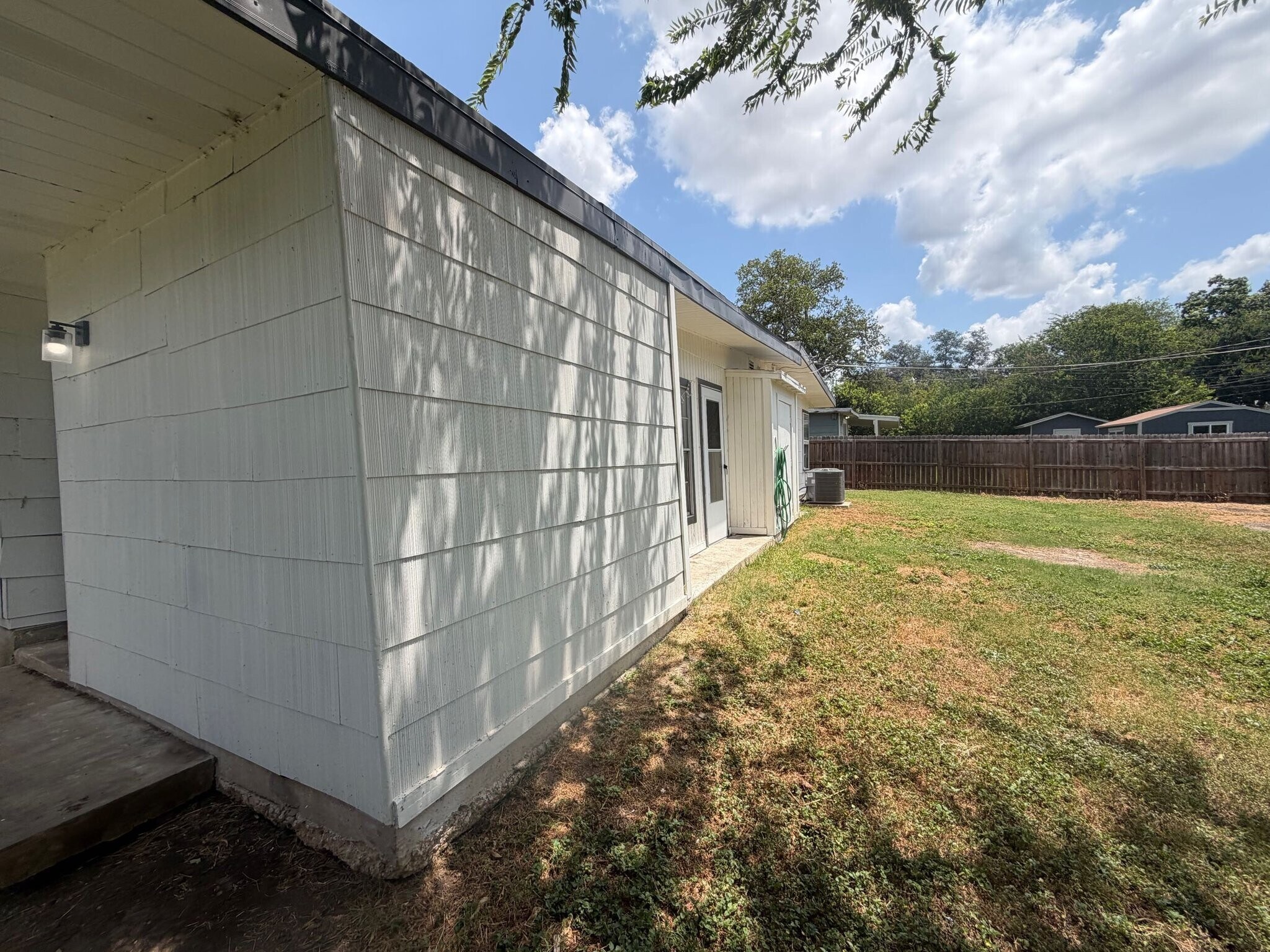 Building Photo - 310 Hialeah Ave