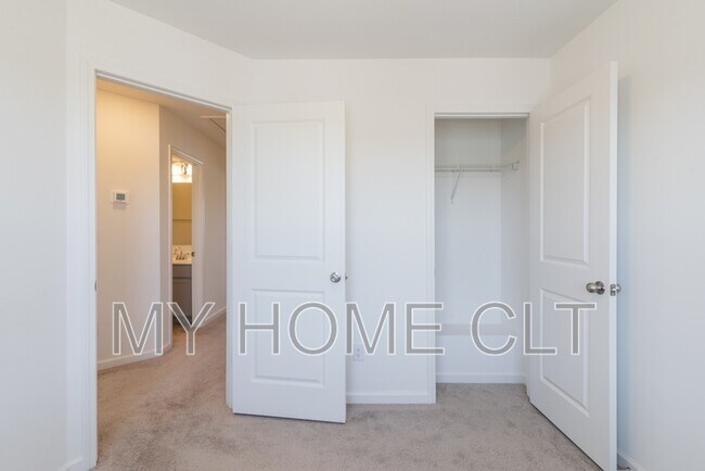 Building Photo - 15010 Scoter St