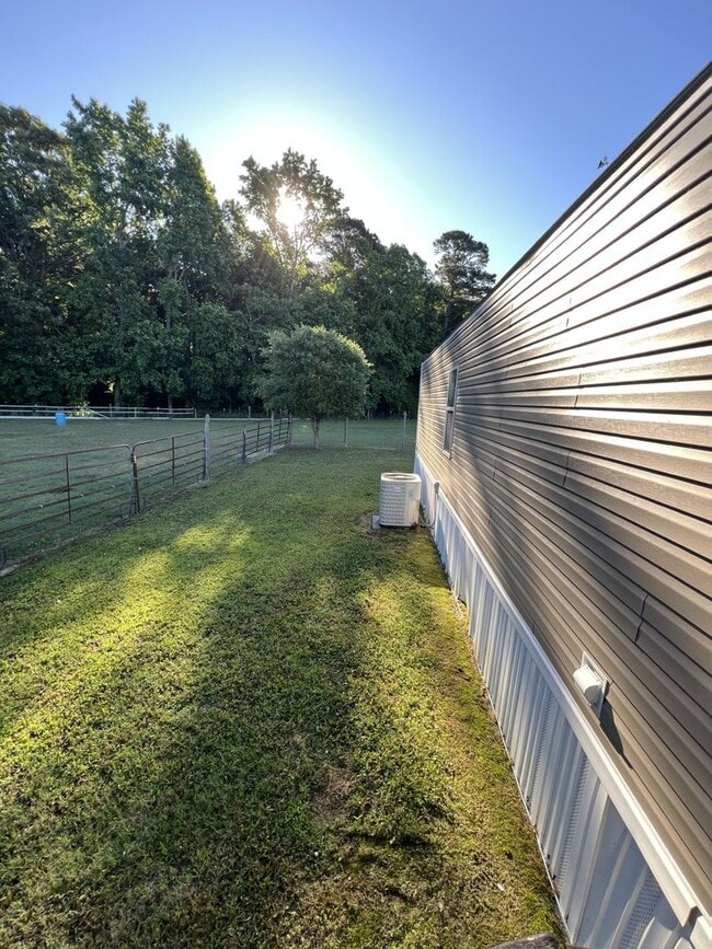 Building Photo - 411 Proctor Farm Rd
