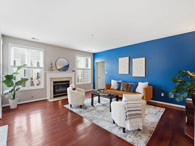 Building Photo - 4667 Longstreet Ln